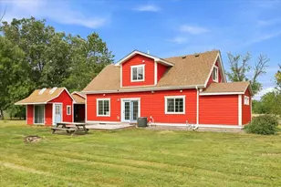 525 Maple Ave E, Mora, MN 55051 - Photo 5