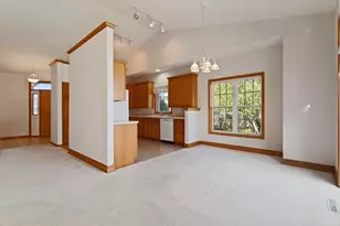 583 Holly Ln N, Oakdale, MN 55128 - Photo 9