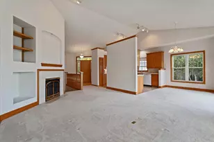 583 Holly Ln N, Oakdale, MN 55128 - Photo 5