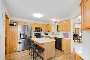 8953 Thomas Ln, Woodbury, MN 55125 - Photo 7
