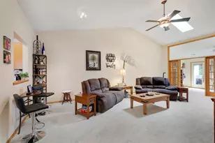 8953 Thomas Ln, Woodbury, MN 55125 - Photo 5