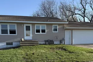 610 8th Ave NE, Waseca, MN 56093 - Photo 1