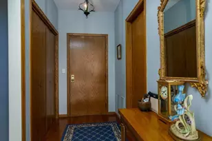 1830 Eagle Ridge Dr, Mendota Heights, MN 55118 - Photo 3