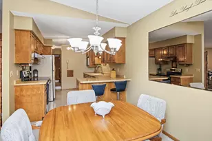 3901 Gershwin Ave N, Oakdale, MN 55128 - Photo 5
