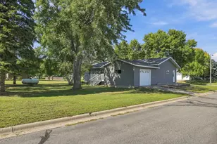 930 Park St, Brooten, MN 56316 - Photo 19