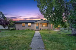 408 Mitchell St, Coleraine, MN 55722 - Photo 1