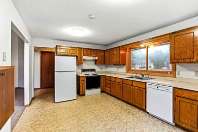 8649 Emerson Avenue N, Brooklyn Park, MN 55444 - Photo 5