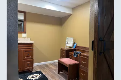124 E Emory Street, Tracy, MN 56175 - Photo 33