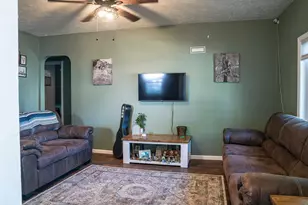 124 E Emory St, Tracy, MN 56175 - Photo 9