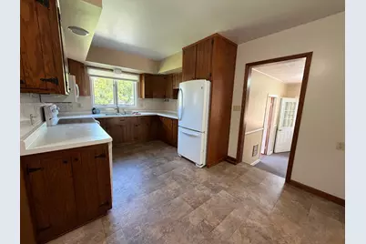 501 Center Street E, Roseau, MN 56751 - Photo 3