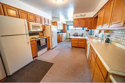 286 S Piety Street, Ellsworth, WI 54011 - Photo 3