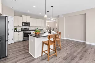 9189 Plymouth Rd, Woodbury, MN 55129 - Photo 9