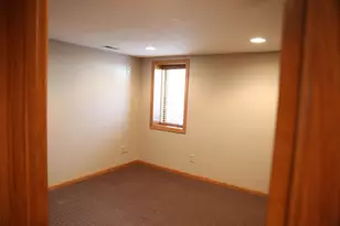 1825 Woodcrest Dr, Saint Paul, MN 55119 - Photo 31