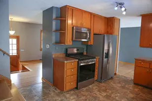 1825 Woodcrest Dr, Saint Paul, MN 55119 - Photo 11