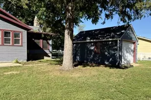 845 12th St, Windom, MN 56101 - Photo 31