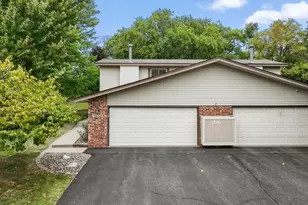 13430 Pepperwood Cir, Minnetonka, MN 55305 - Photo 3