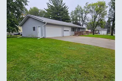 101 9th Avenue NW, Pipestone, MN 56164 - Photo 3