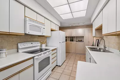 1201 Yale Place #403, Minneapolis, MN 55403 - Photo 7