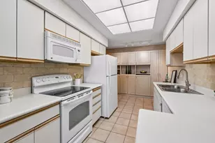 1201 Yale Pl, Minneapolis, MN 55403 - Photo 7