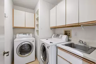 1201 Yale Pl, Minneapolis, MN 55403 - Photo 17