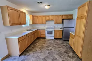 163 Ridgeview Dr, Pipestone, MN 56164 - Photo 9
