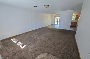 163 Ridgeview Dr, Pipestone, MN 56164 - Photo 3