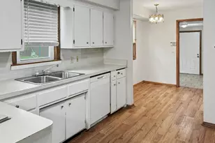 6213 Chowen Ave N, Brooklyn Center, MN 55429 - Photo 11