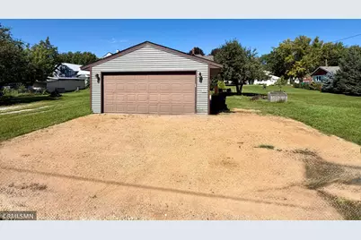 310 Oak Avenue SW, Montgomery, MN 56069 - Photo 3