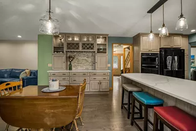 8610 Valley View Court, Chanhassen, MN 55317 - Photo 7