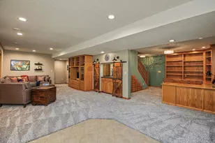 8610 Valley View Ct, Chanhassen, MN 55317 - Photo 37