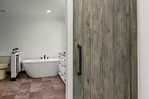 8610 Valley View Ct, Chanhassen, MN 55317 - Photo 27