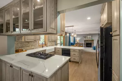 8610 Valley View Court, Chanhassen, MN 55317 - Photo 11