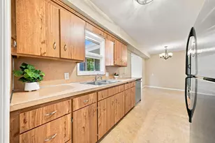 14925 Deerwood Dr, Burnsville, MN 55306 - Photo 5