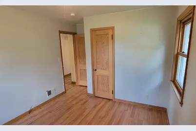 1014 Saint Peter Avenue, Albert Lea, MN 56007 - Photo 9