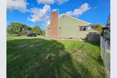 620 8 1/2 Street S, Virginia, MN 55792 - Photo 3