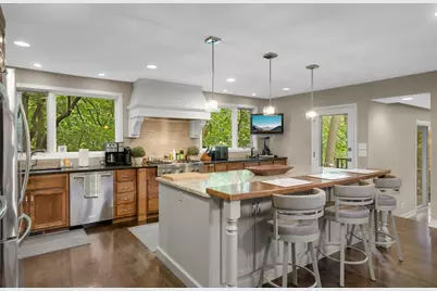 694 Maple Park Drive, Mendota Heights, MN 55118 - Photo 5