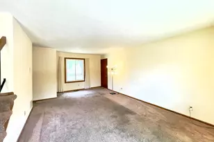 3235 Hamlet Dr, Woodbury, MN 55125 - Photo 5