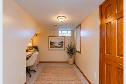 2025 Field Avenue, Saint Paul, MN 55116 - Photo 21