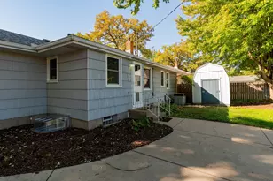 2025 Field Ave, Saint Paul, MN 55116 - Photo 27