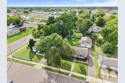 135 Davis Street S, Cambridge, MN 55008 - Photo 3