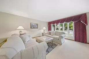 9235 Hyland Creek Rd, Bloomington, MN 55437 - Photo 9