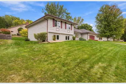 9235 Hyland Creek Road, Bloomington, MN 55437 - Photo 3
