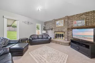 9235 Hyland Creek Rd, Bloomington, MN 55437 - Photo 17