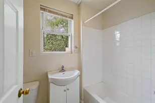 985 5th St E, Saint Paul, MN 55106 - Photo 11