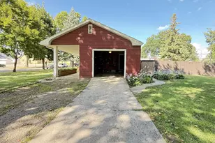 604 N 7th St, Montevideo, MN 56265 - Photo 5