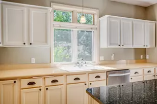 7089 Crowne Oak Rd, Eden Prairie, MN 55344 - Photo 19