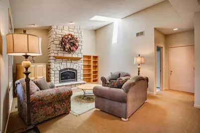 7089 Crowne Oak Road, Eden Prairie, MN 55344 - Photo 5