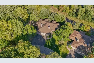 7089 Crowne Oak Road, Eden Prairie, MN 55344 - Photo 7