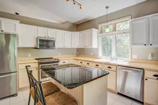 7089 Crowne Oak Rd, Eden Prairie, MN 55344 - Photo 15
