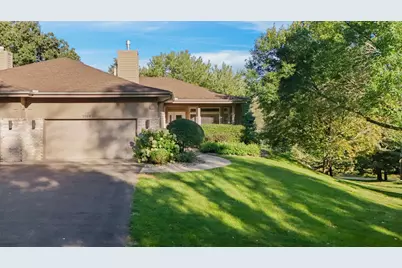 7089 Crowne Oak Road, Eden Prairie, MN 55344 - Photo 9